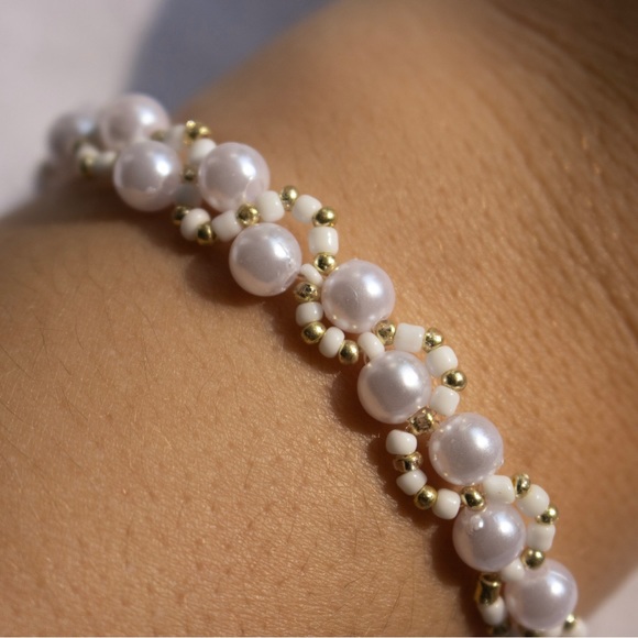 CUSTOM Dainty Pearl Handmade Bracelet, Perfect Matching Bridesmaid Bracelet - Picture 5 of 5